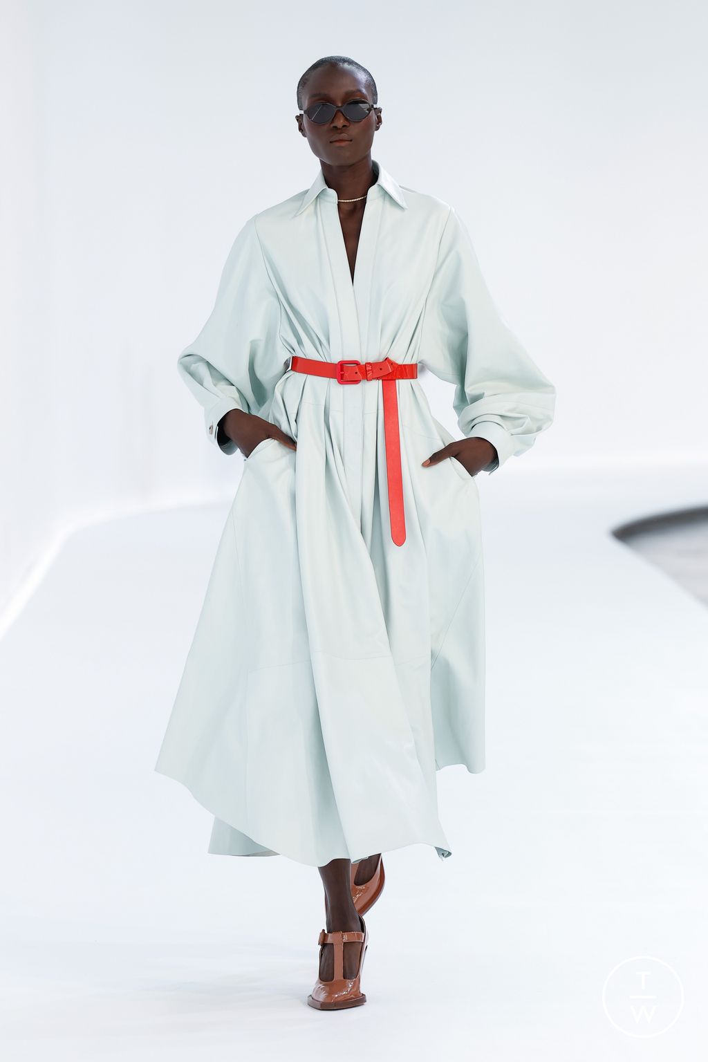 Fashion Week Paris Spring/Summer 2024 look 22 from the Zimmermann collection 女装
