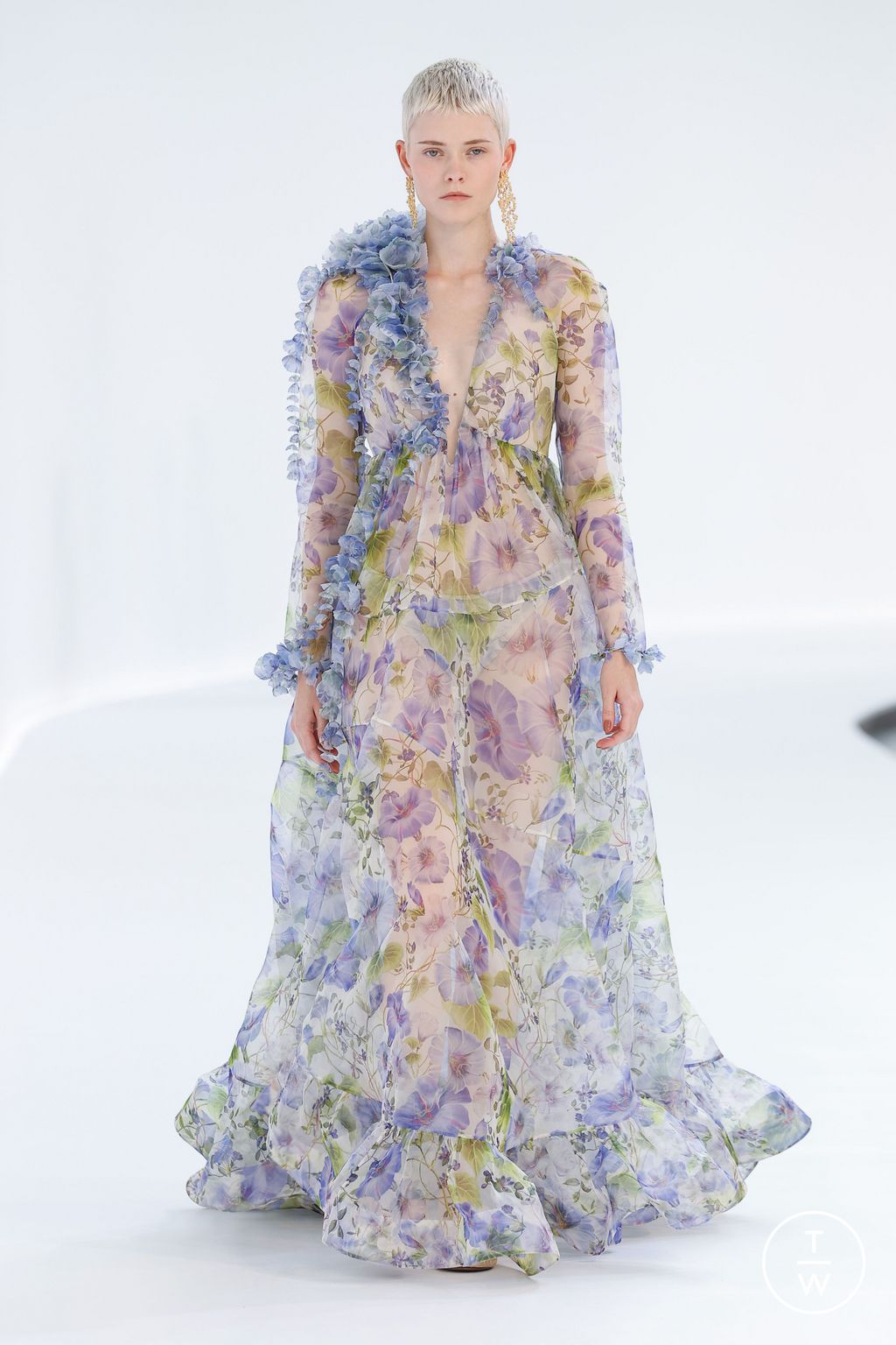 Fashion Week Paris Spring/Summer 2024 look 24 from the Zimmermann collection womenswear