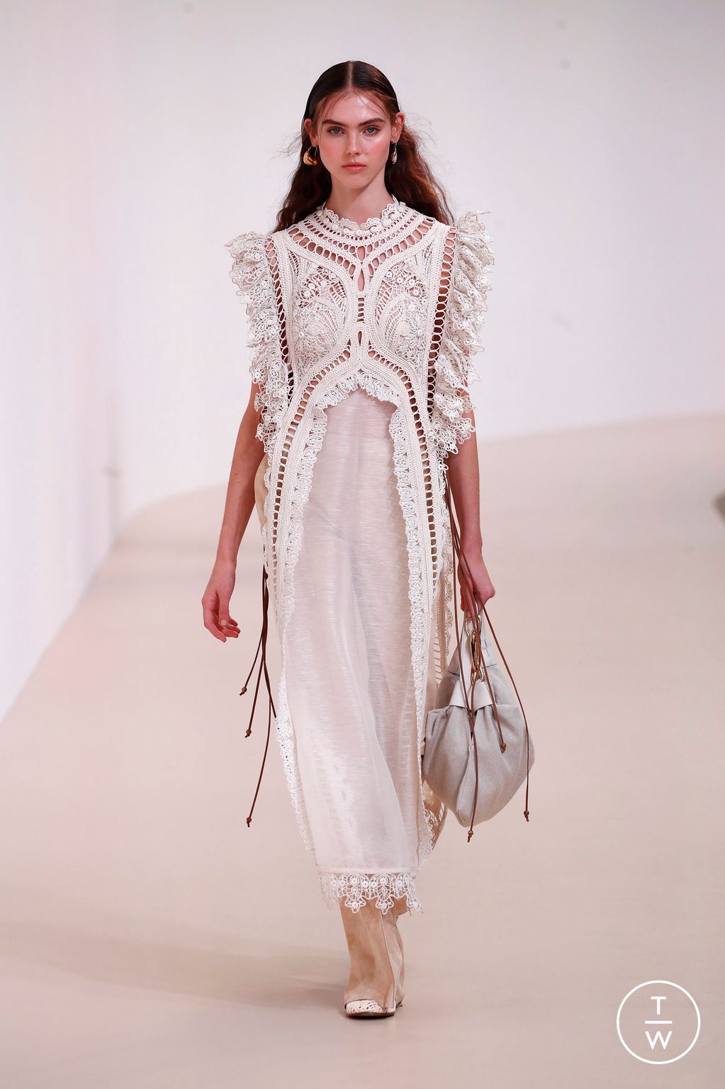 Fashion Week Paris Spring/Summer 2025 look 10 from the Zimmermann collection womenswear