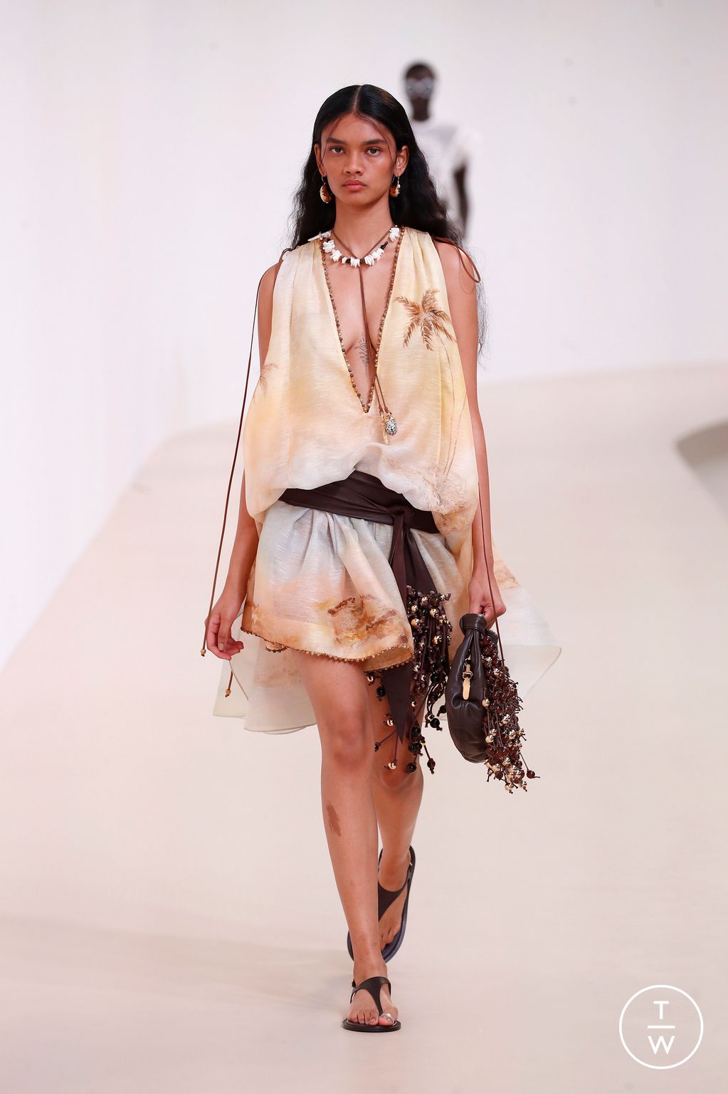 Fashion Week Paris Spring/Summer 2025 look 16 from the Zimmermann collection 女装