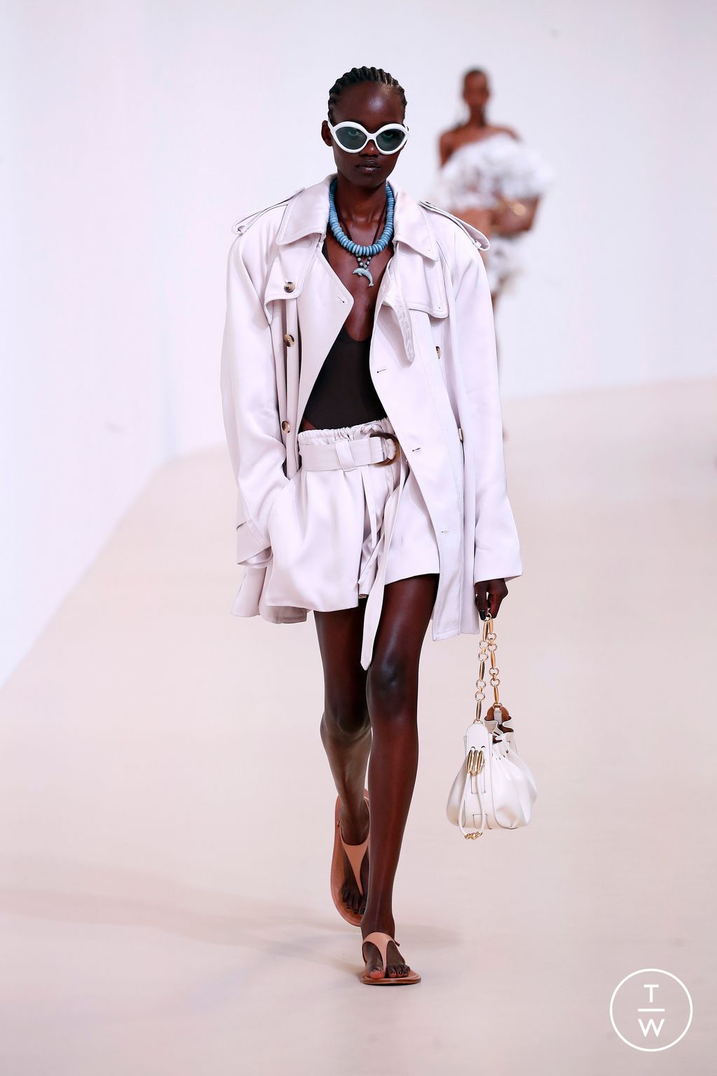 Fashion Week Paris Spring/Summer 2025 look 46 from the Zimmermann collection 女装