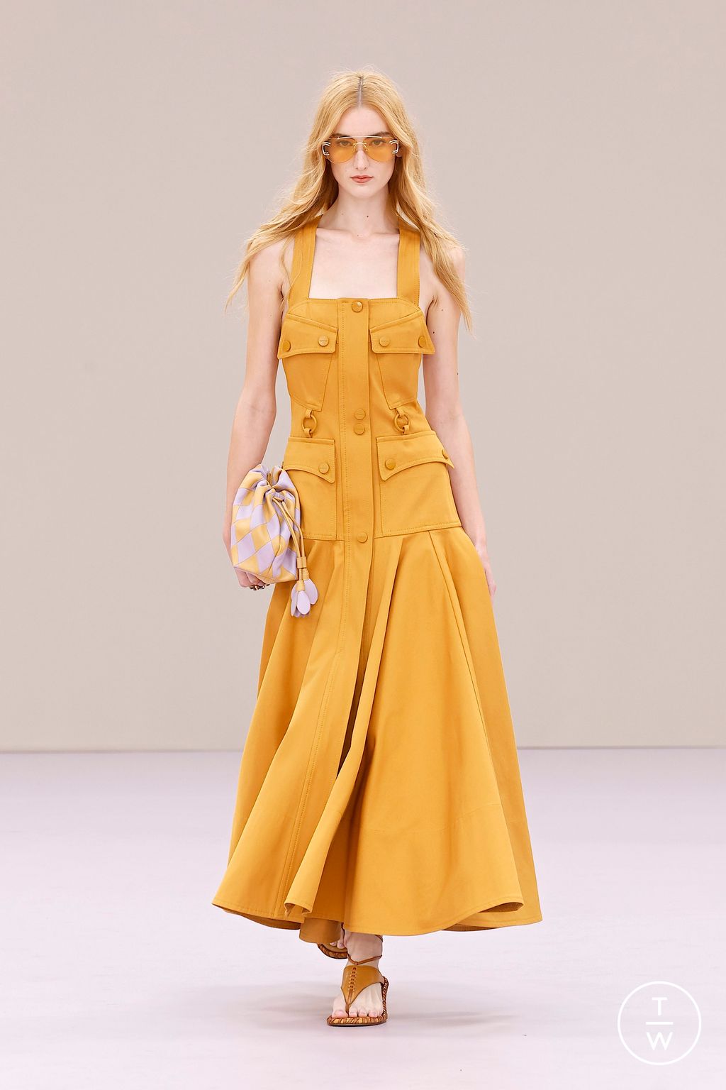 Fashion Week Paris Spring/Summer 2026 look 25 from the Zimmermann collection 女装