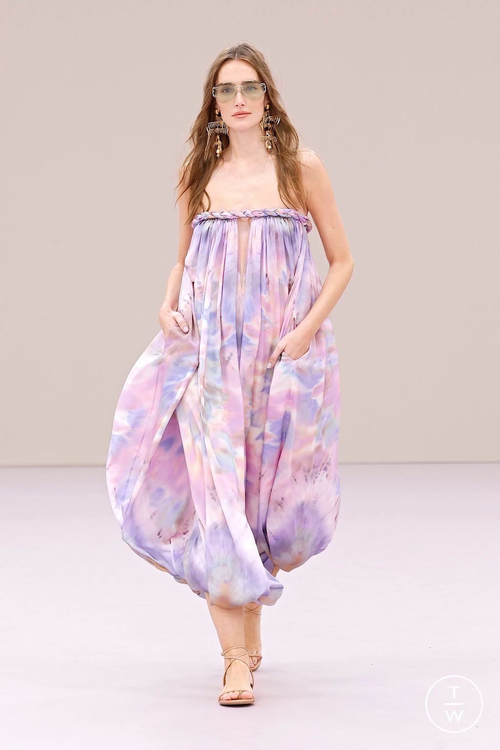 Fashion Week Paris Spring/Summer 2026 look 29 from the Zimmermann collection womenswear