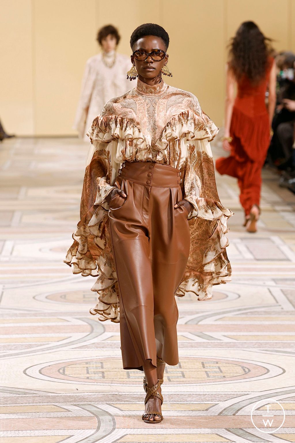 Fashion Week Paris Fall/Winter 2025 look 25 from the Zimmermann collection 女装