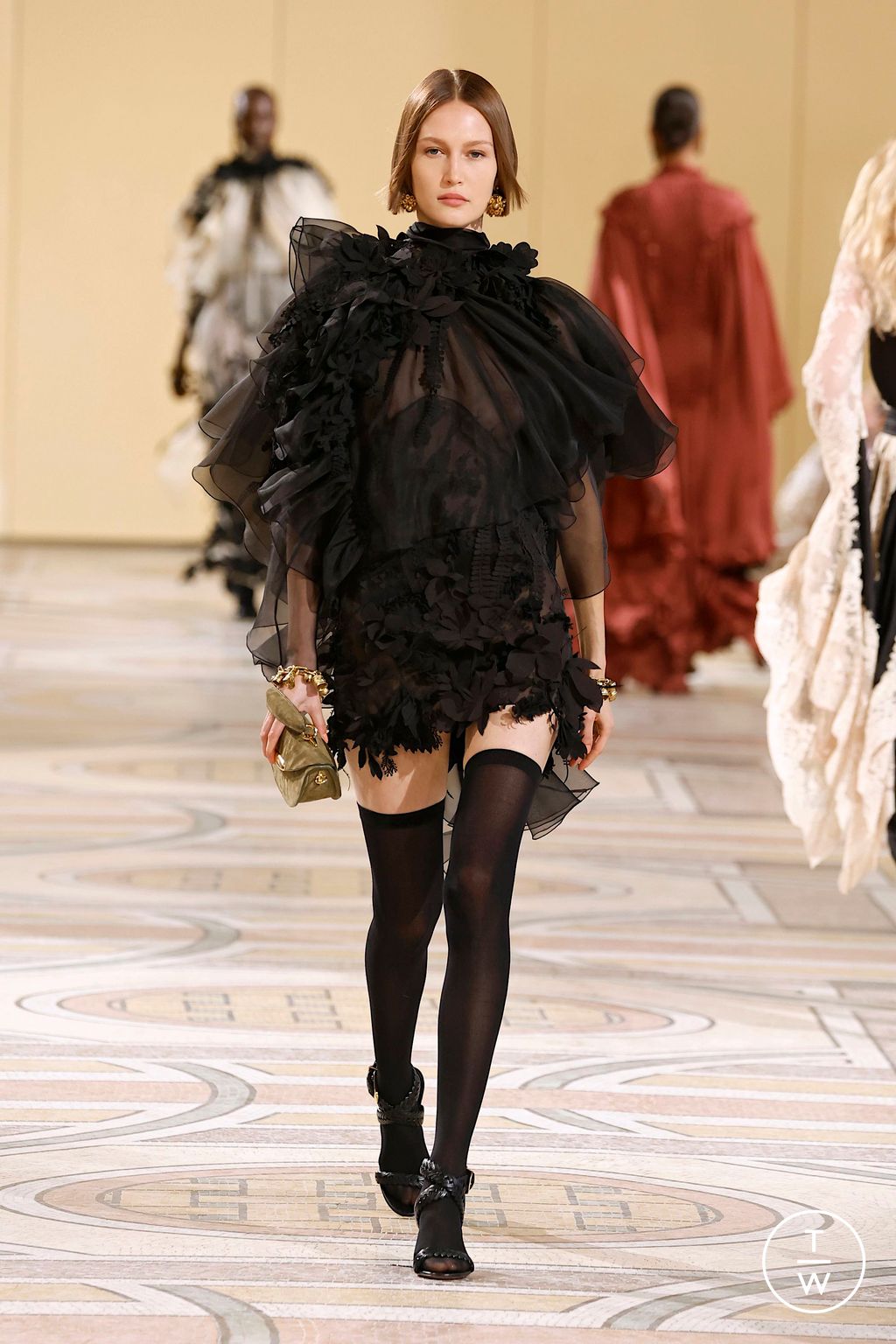 Fashion Week Paris Fall/Winter 2025 look 46 from the Zimmermann collection 女装