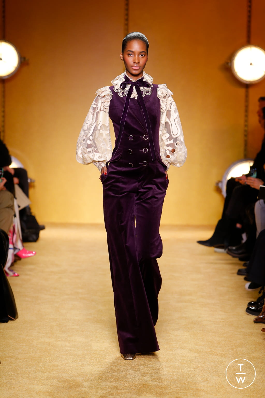 Fashion Week New York Fall/Winter 2020 look 2 de la collection Zimmermann womenswear