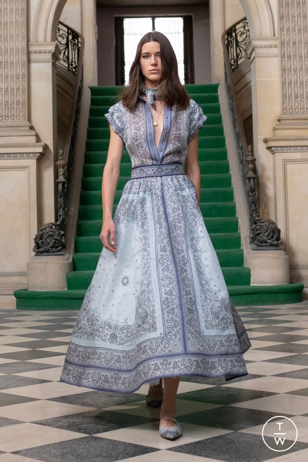 Fashion Week Paris Resort 2024 look 15 from the Zimmermann collection 女装