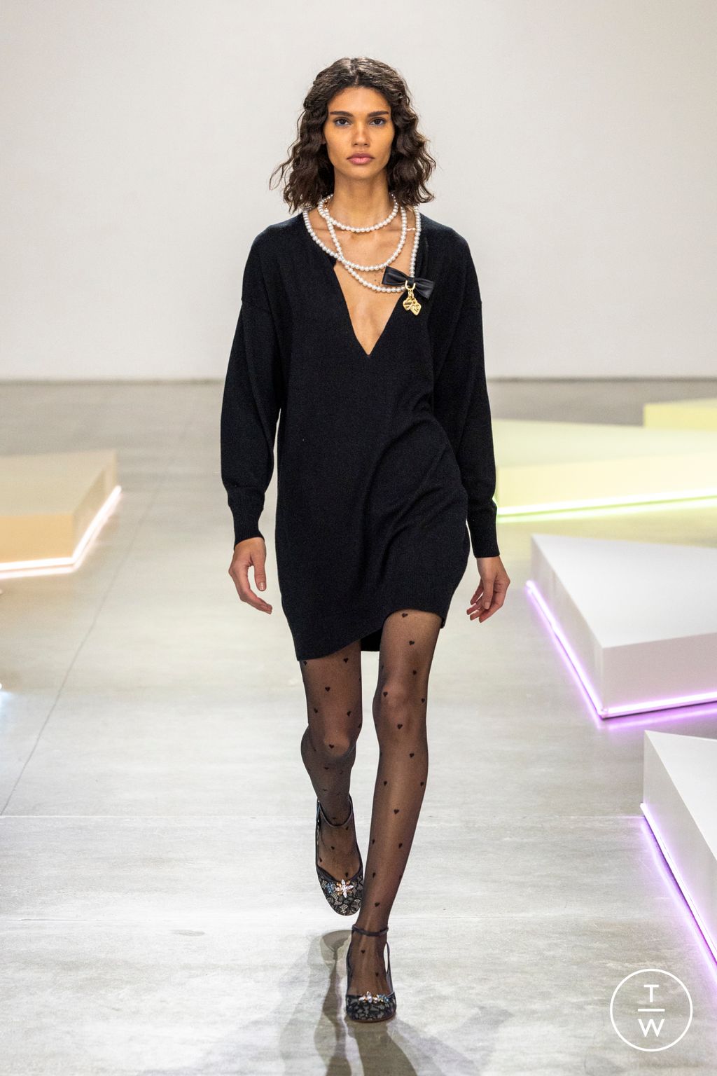 Fashion Week Paris Resort 2025 look 15 from the Zimmermann collection womenswear