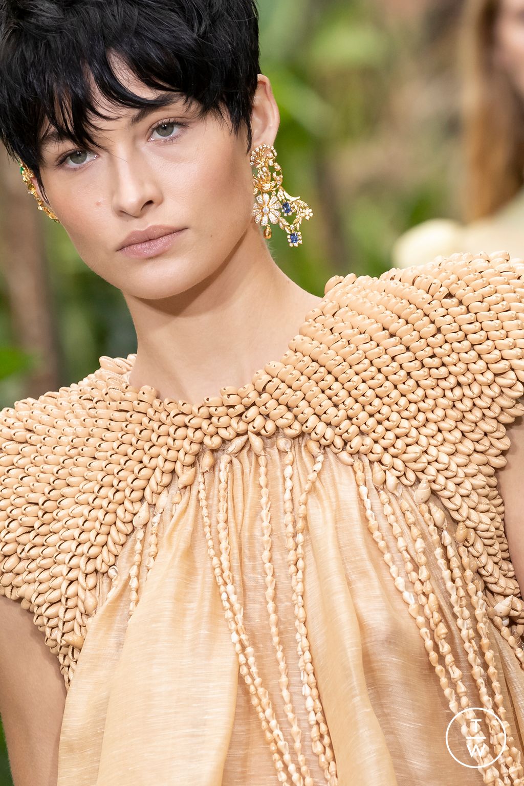 Fashion Week Paris Spring/Summer 2023 look 6 from the Zimmermann collection 女装配饰