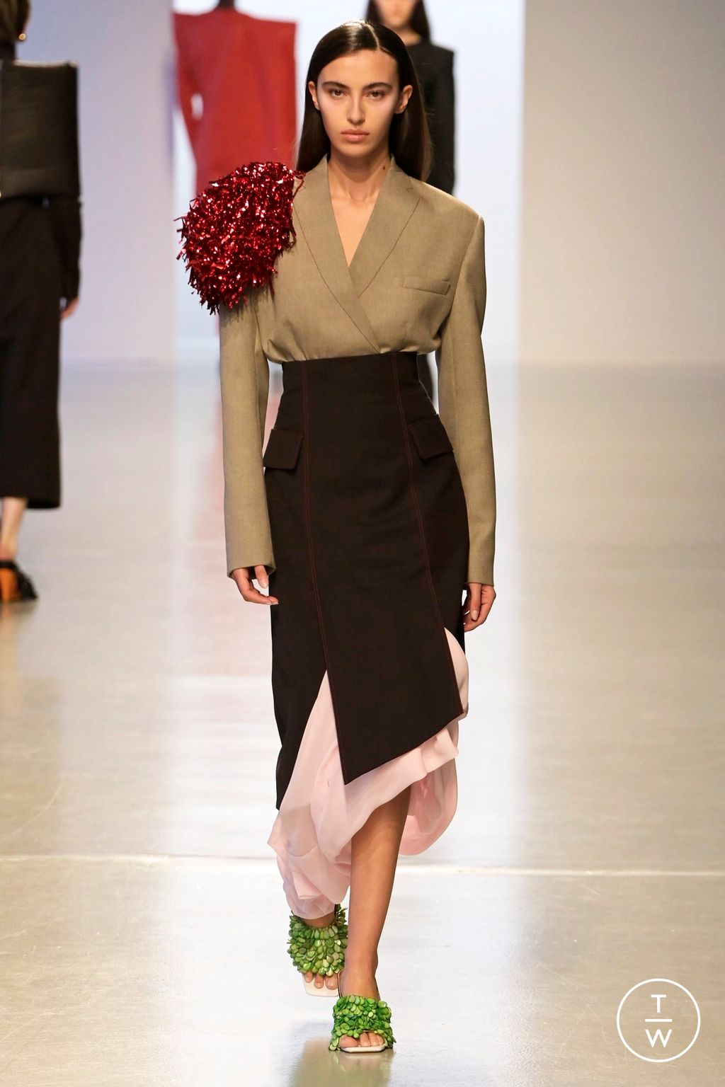 Fashion Week Paris Fall/Winter 2024 look 6 de la collection Zomer womenswear