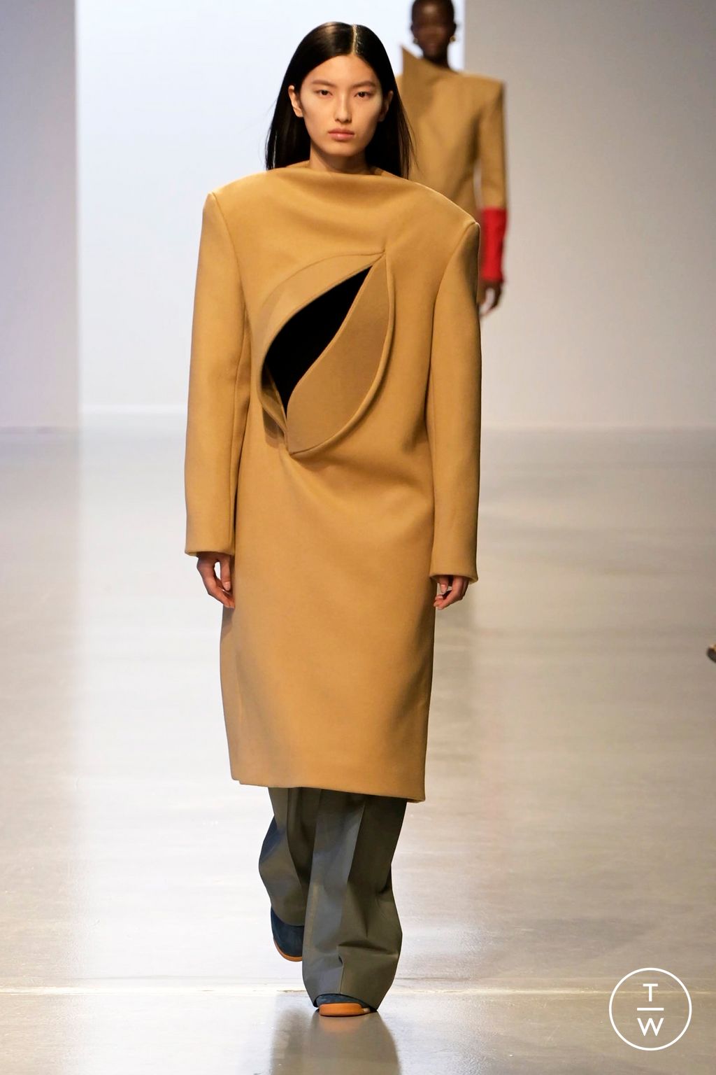 Fashion Week Paris Fall/Winter 2024 look 11 de la collection Zomer womenswear