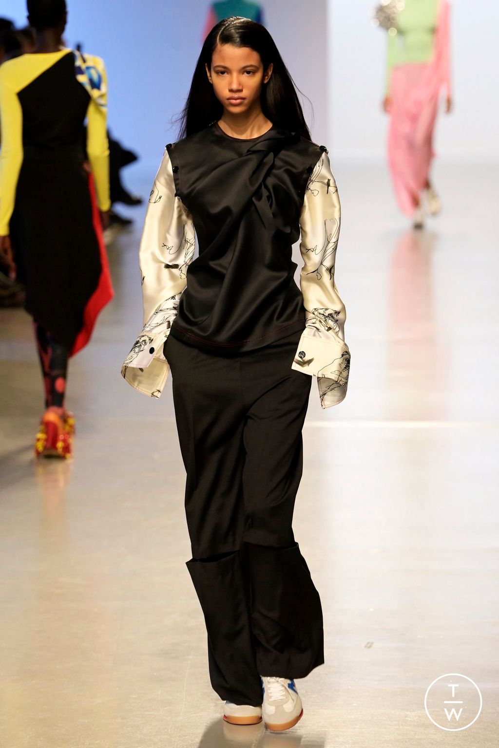 Fashion Week Paris Fall/Winter 2024 look 24 from the Zomer collection 女装