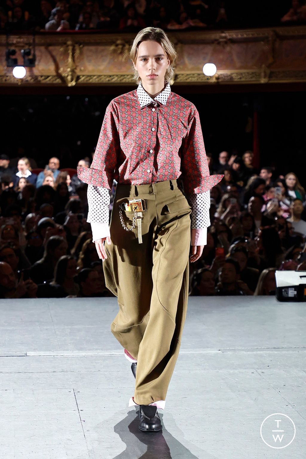 Fashion Week Paris Fall/Winter 2026 look 10 de la collection Zomer womenswear