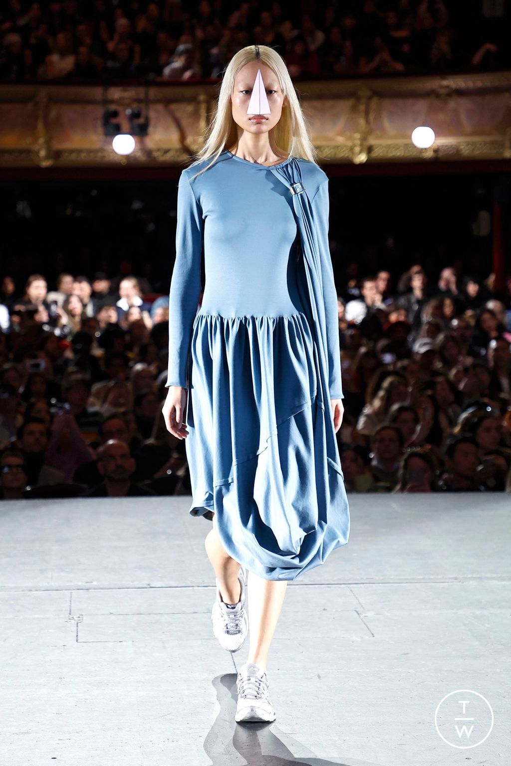 Fashion Week Paris Fall/Winter 2026 look 24 de la collection Zomer womenswear