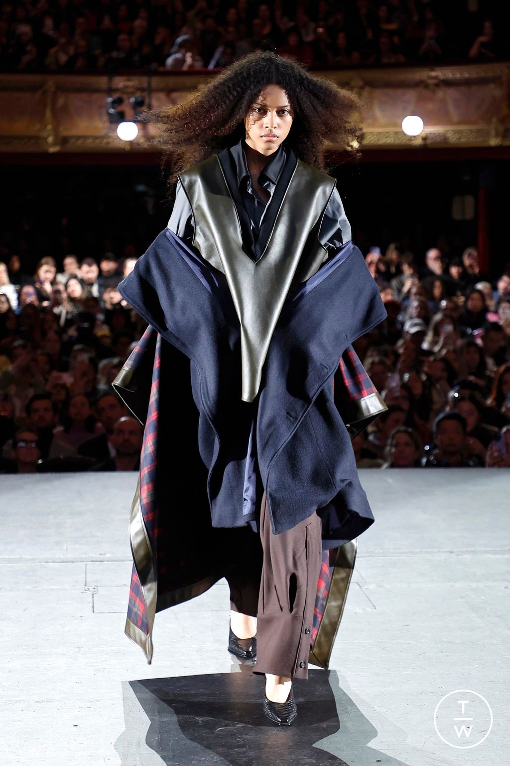 Fashion Week Paris Fall/Winter 2026 look 32 de la collection Zomer womenswear