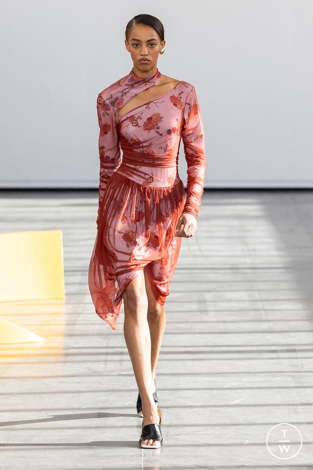 Fashion Week Paris Spring/Summer 2024 look 26 from the Zomer collection 女装