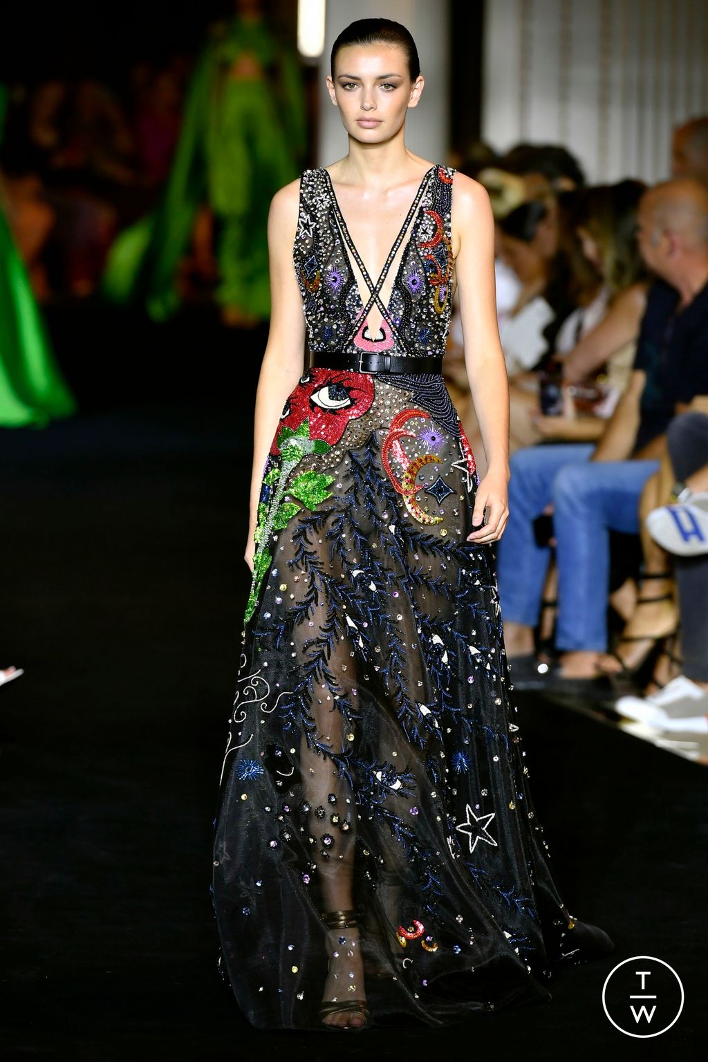 Fashion Week Paris Fall/Winter 2022 look 14 from the Zuhair Murad collection 高级定制
