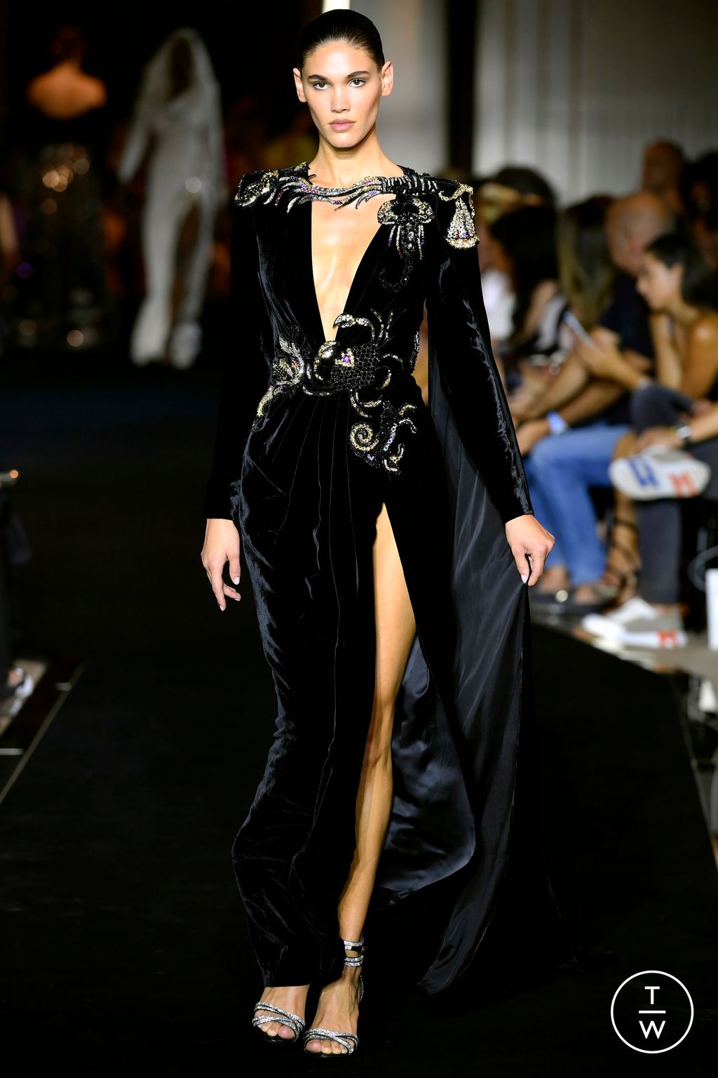 Fashion Week Paris Fall/Winter 2022 look 33 from the Zuhair Murad collection couture