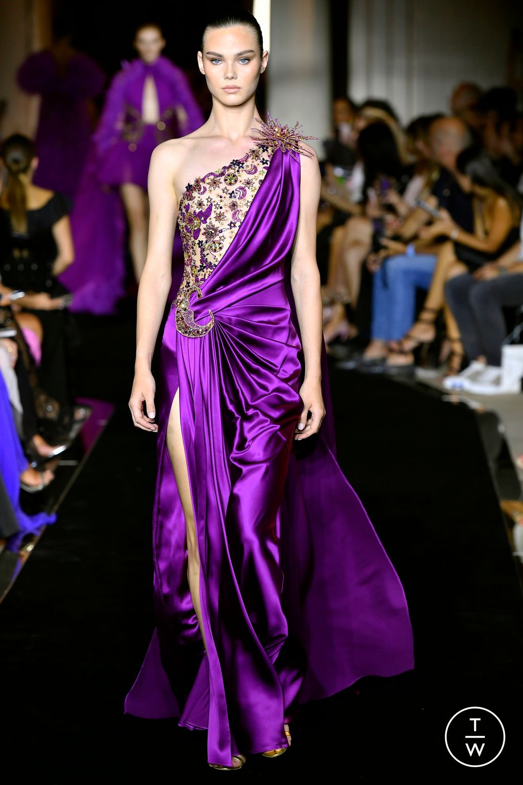 Fashion Week Paris Fall/Winter 2022 look 44 from the Zuhair Murad collection couture