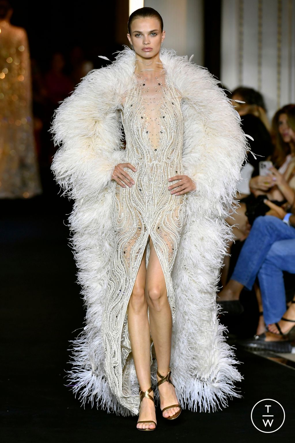 Fashion Week Paris Fall/Winter 2022 look 50 from the Zuhair Murad collection 高级定制