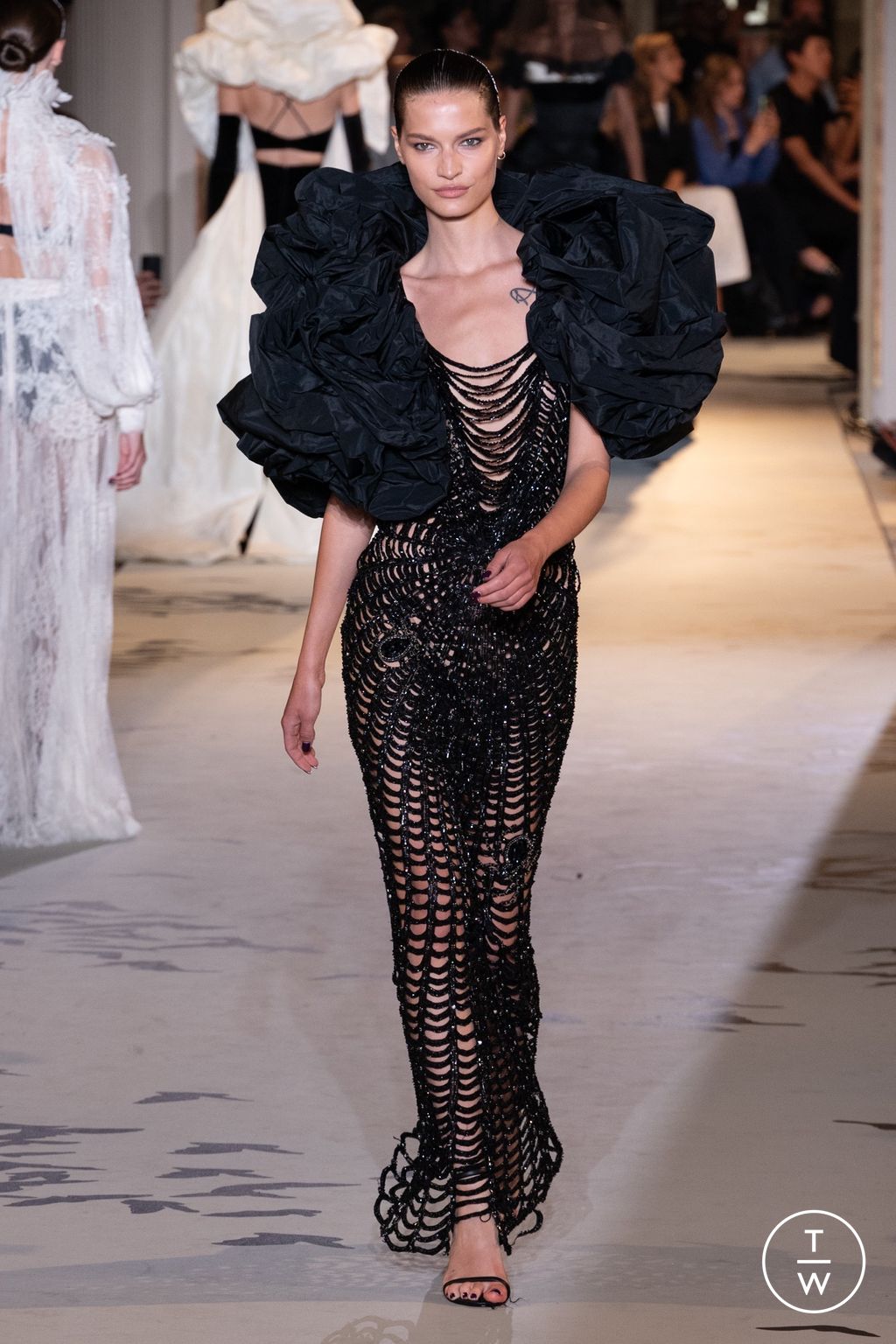 Fashion Week Paris Fall/Winter 2023 look 8 from the Zuhair Murad collection couture