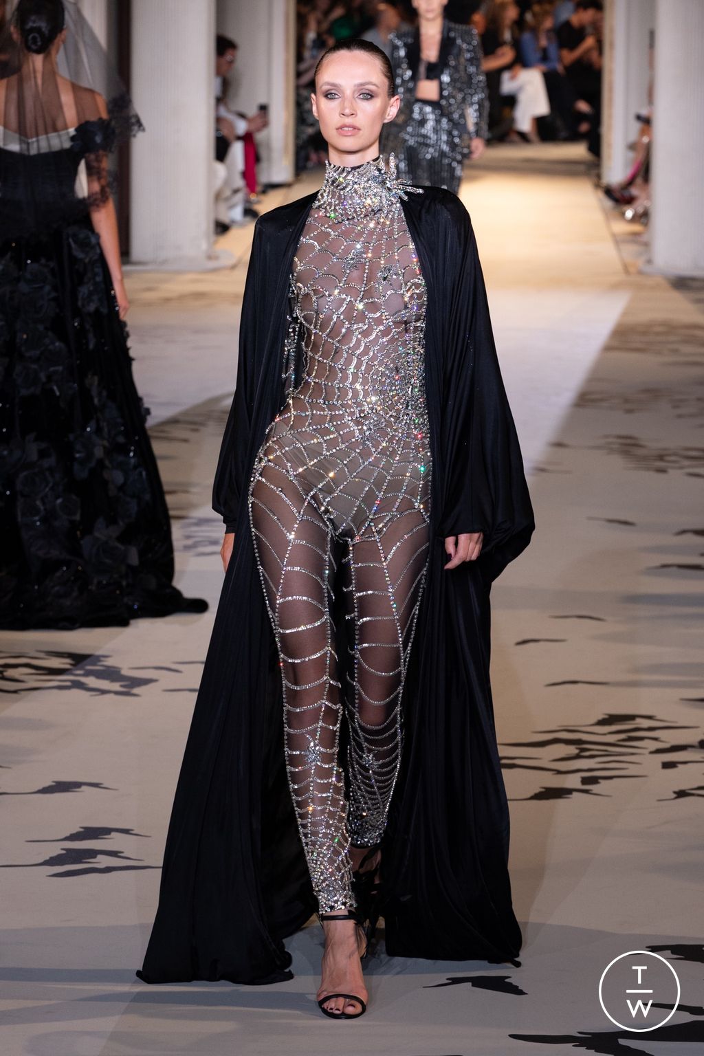Fashion Week Paris Fall/Winter 2023 look 11 from the Zuhair Murad collection 高级定制