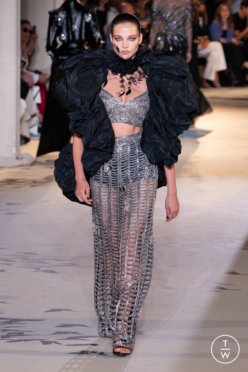 Fashion Week Paris Fall/Winter 2023 look 16 from the Zuhair Murad collection 高级定制