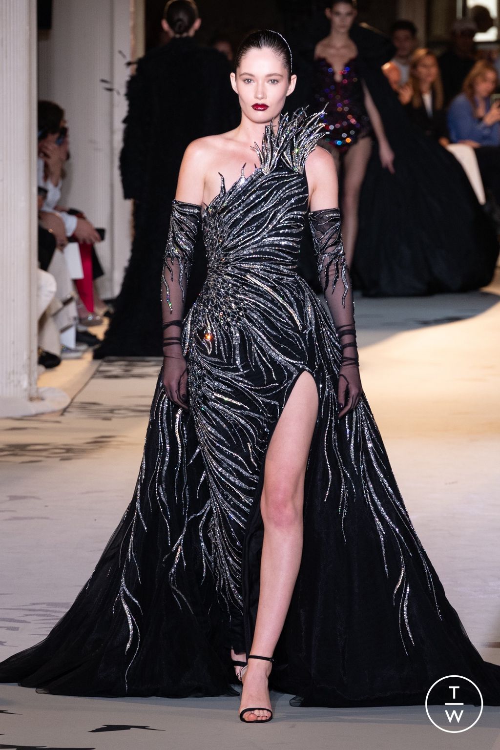 Fashion Week Paris Fall/Winter 2023 look 20 from the Zuhair Murad collection 高级定制