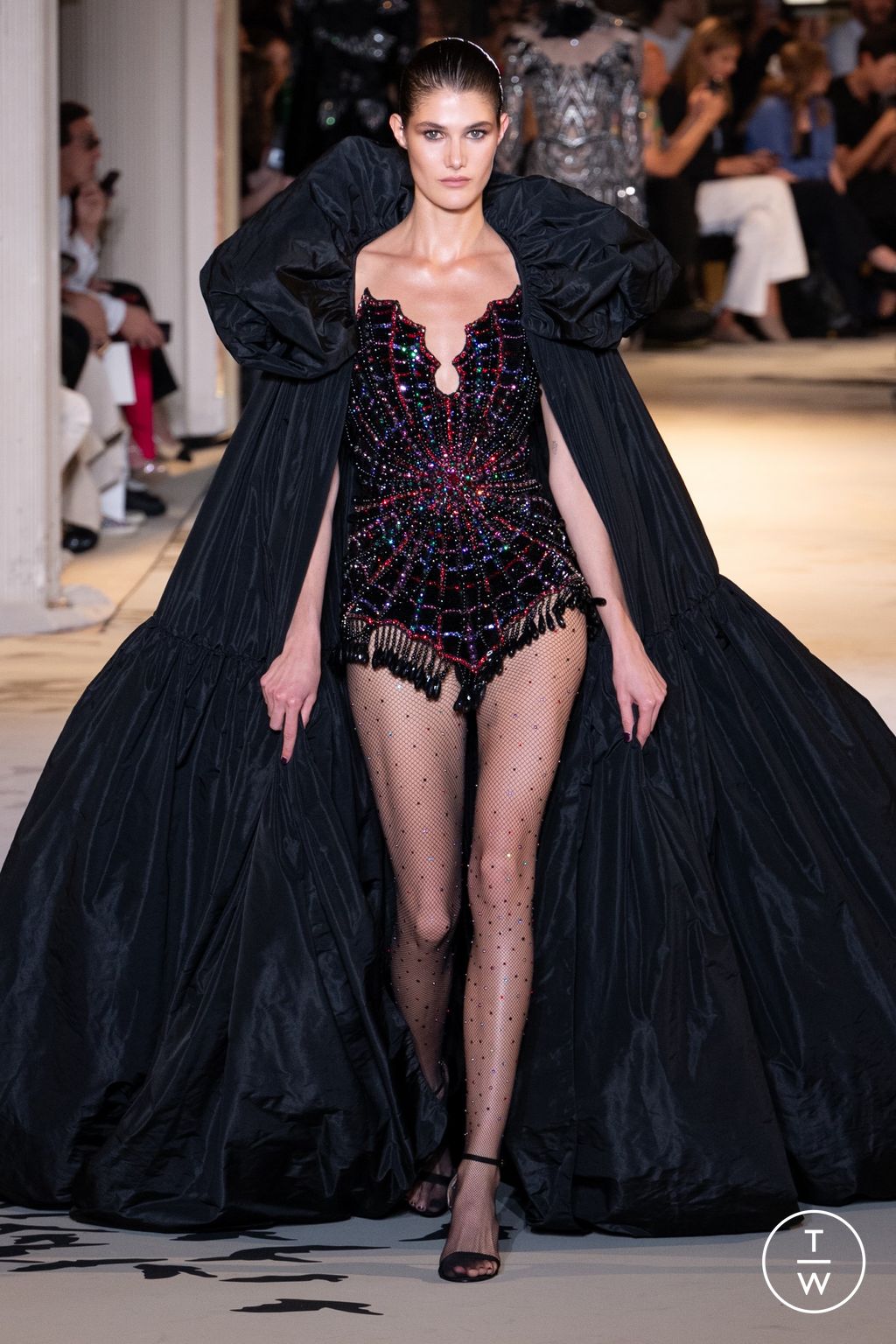 Fashion Week Paris Fall/Winter 2023 look 21 de la collection Zuhair Murad couture