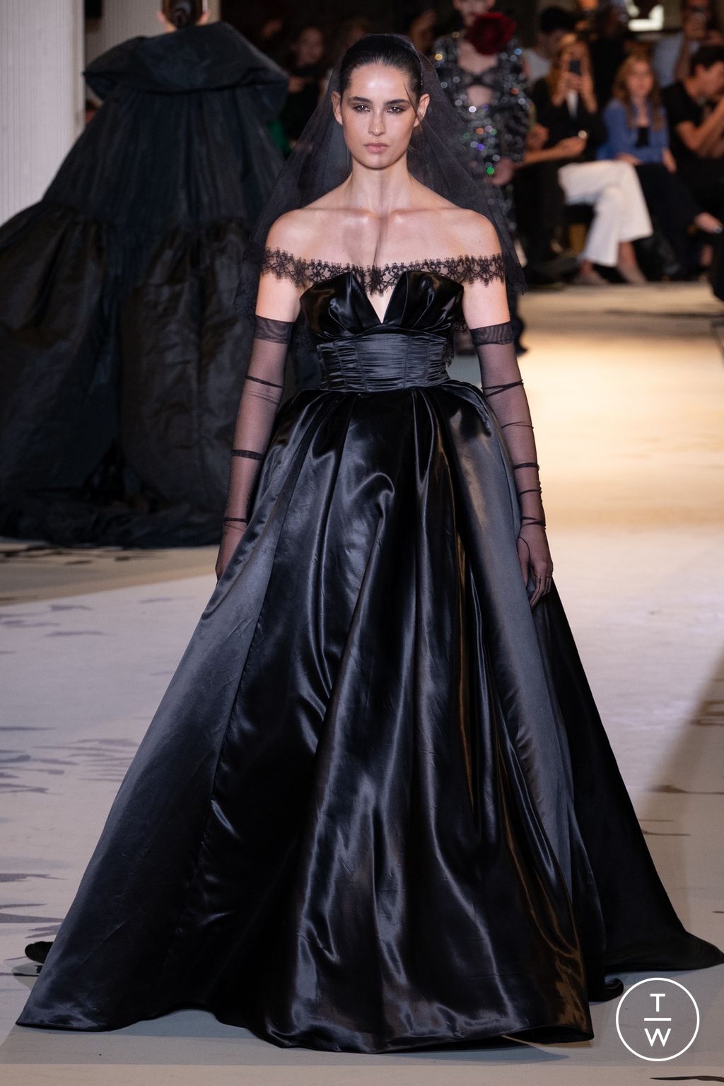 Fashion Week Paris Fall/Winter 2023 look 23 from the Zuhair Murad collection couture