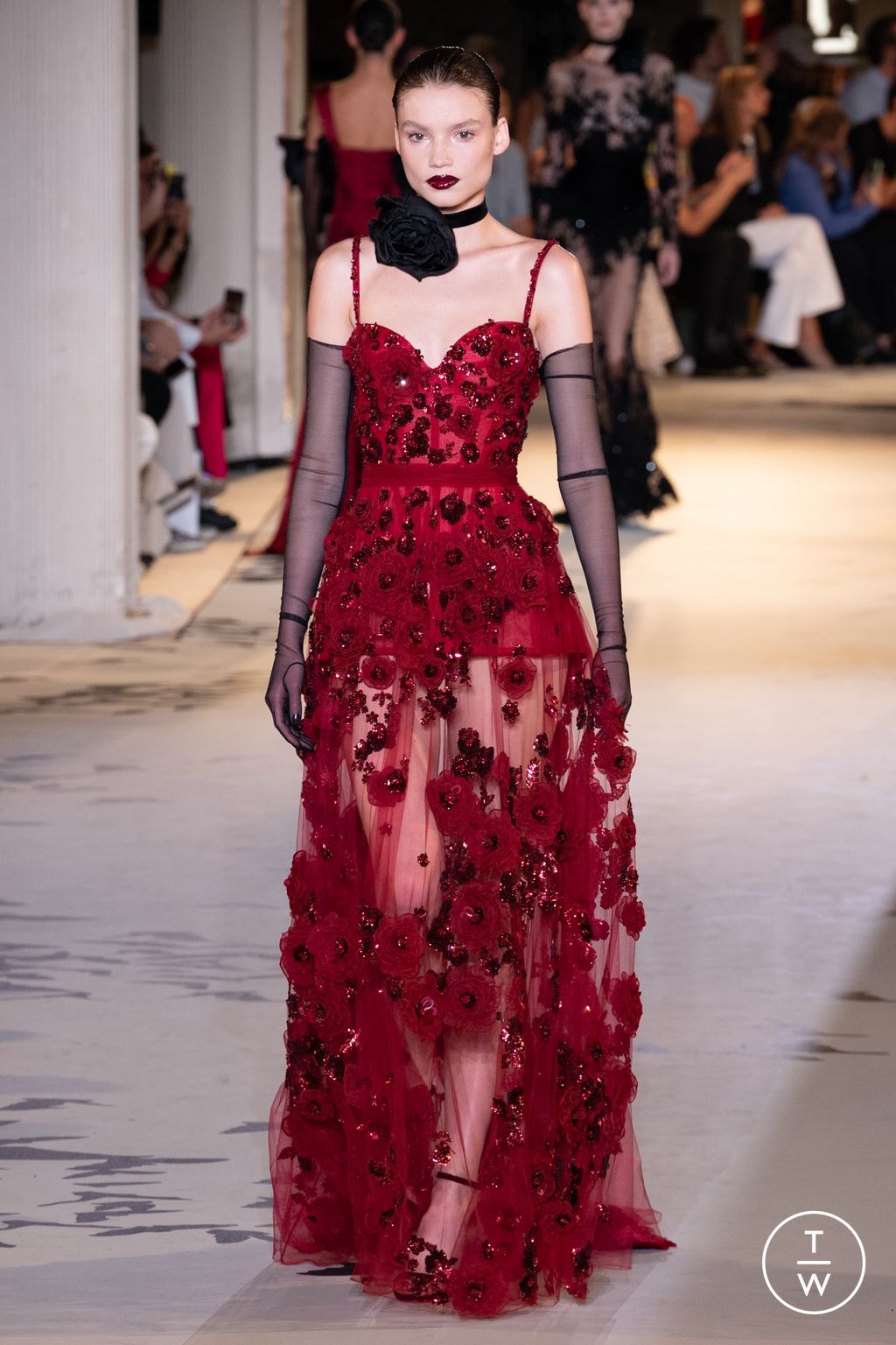 Fashion Week Paris Fall/Winter 2023 look 31 from the Zuhair Murad collection couture