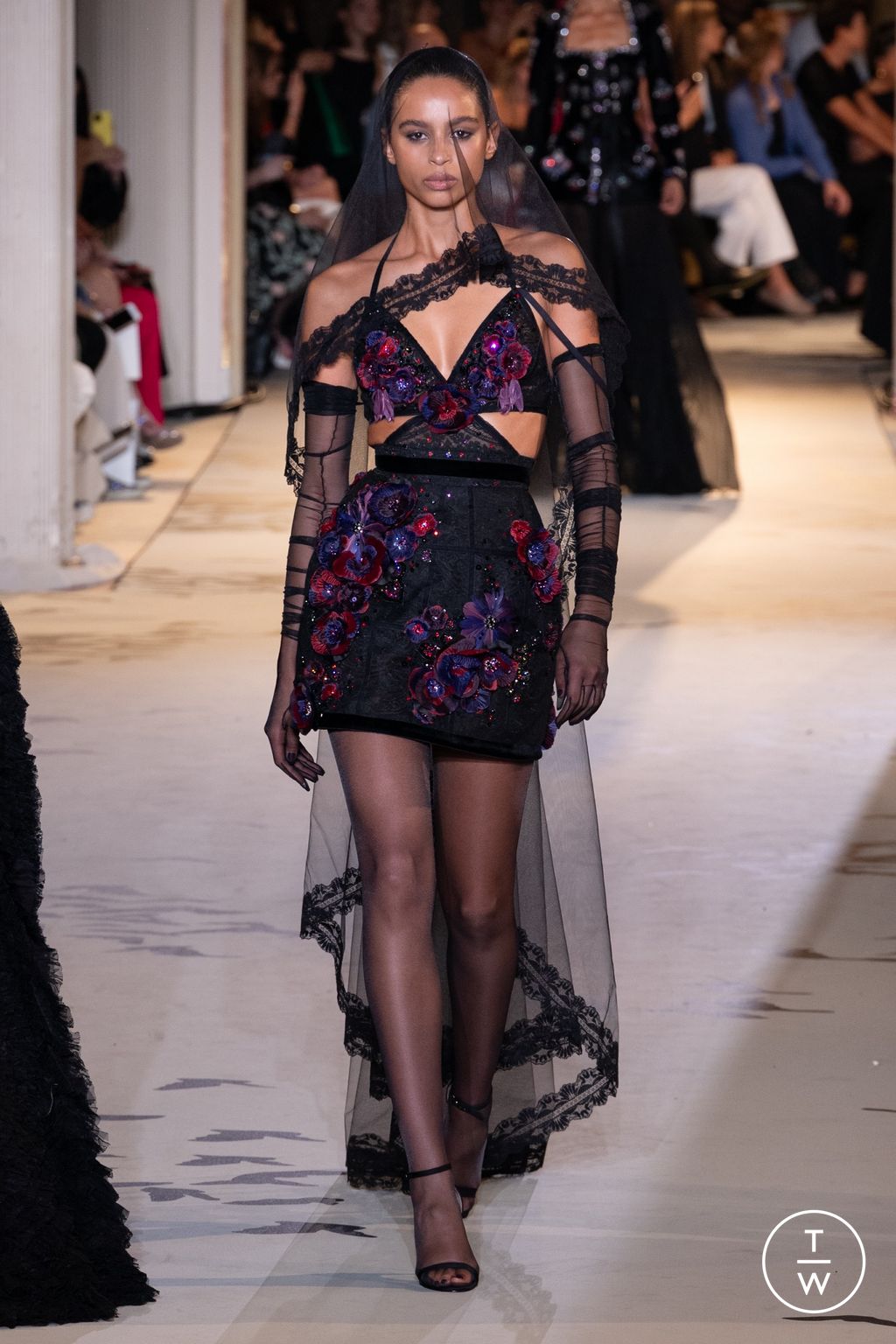 Fashion Week Paris Fall/Winter 2023 look 35 from the Zuhair Murad collection couture