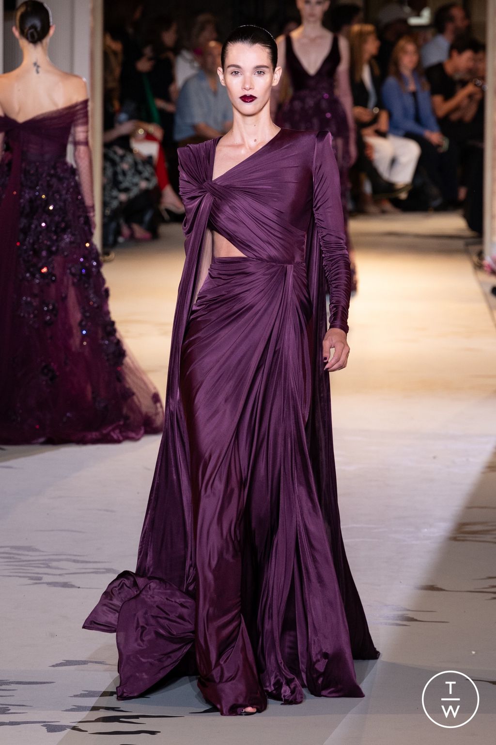 Fashion Week Paris Fall/Winter 2023 look 49 from the Zuhair Murad collection 高级定制