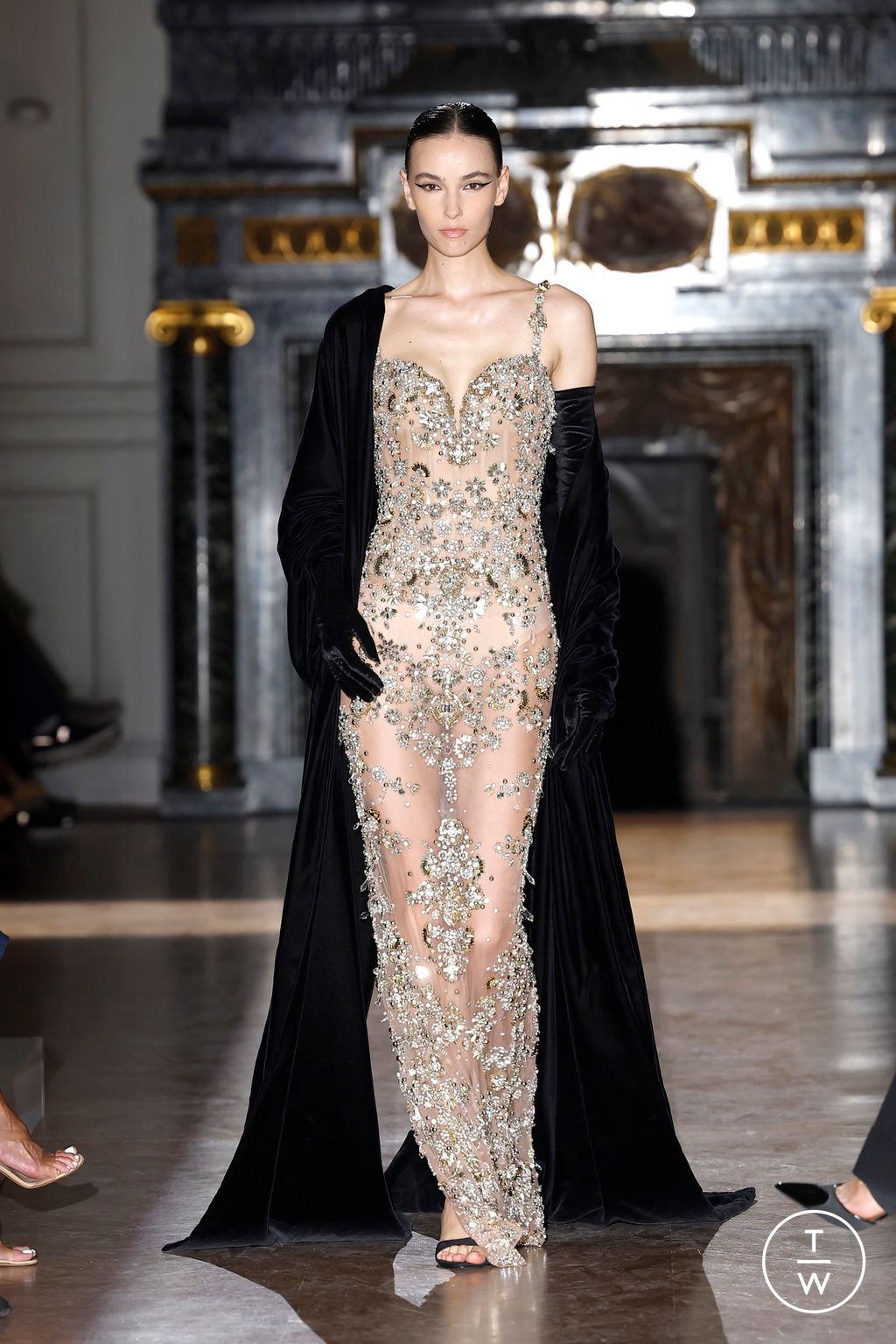 Fashion Week Paris Fall/Winter 2024 look 2 from the Zuhair Murad collection couture