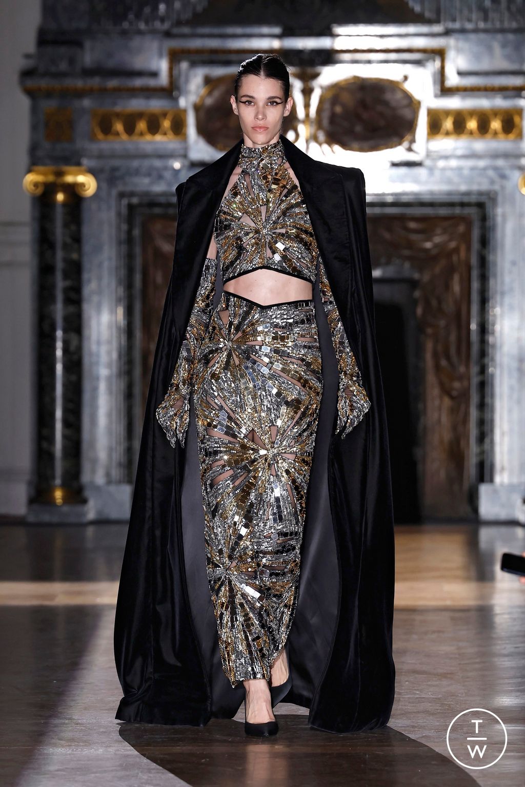 Fashion Week Paris Fall/Winter 2024 look 17 de la collection Zuhair Murad couture