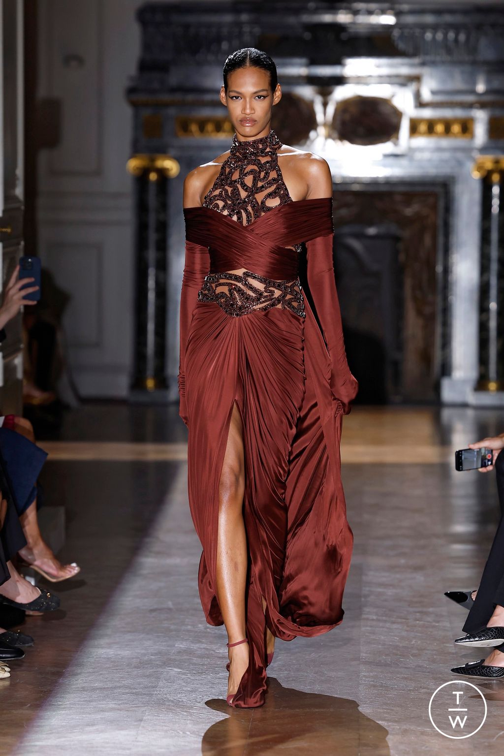 Fashion Week Paris Fall/Winter 2024 look 25 de la collection Zuhair Murad couture