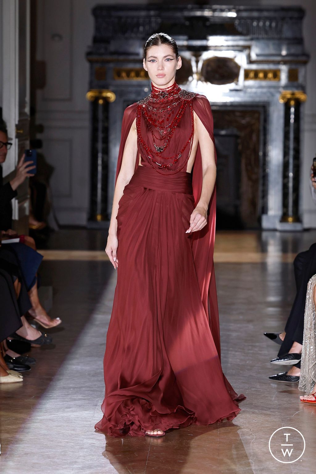Fashion Week Paris Fall/Winter 2024 look 26 de la collection Zuhair Murad couture