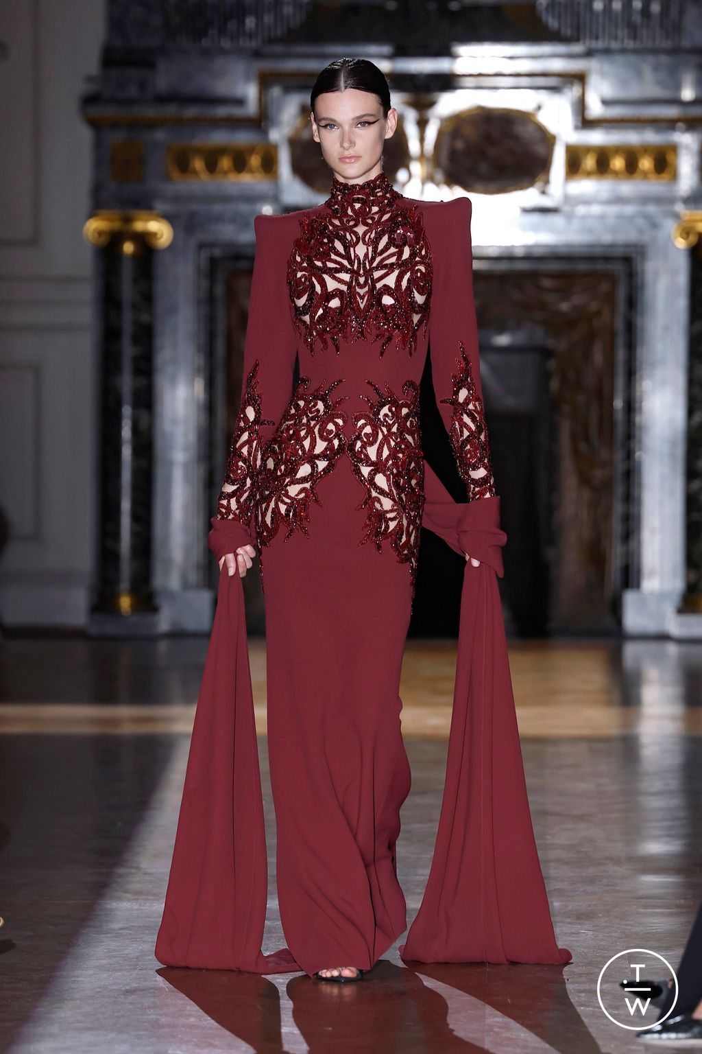 Fashion Week Paris Fall/Winter 2024 look 31 de la collection Zuhair Murad couture