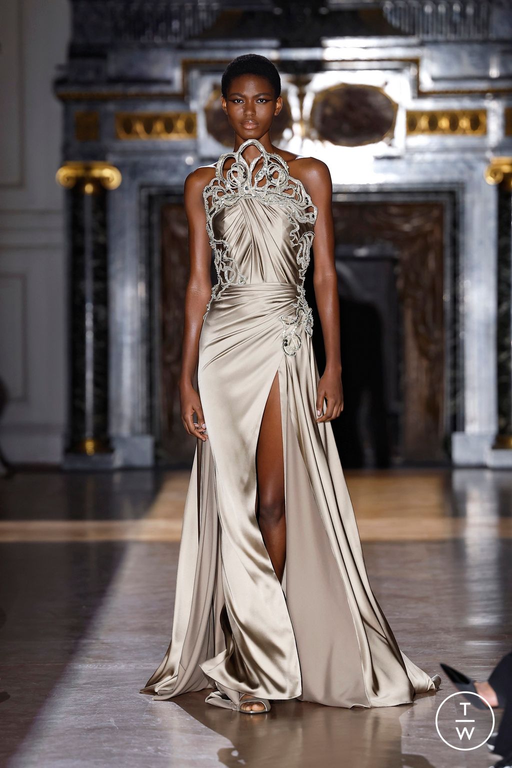 Fashion Week Paris Fall/Winter 2024 look 37 from the Zuhair Murad collection couture