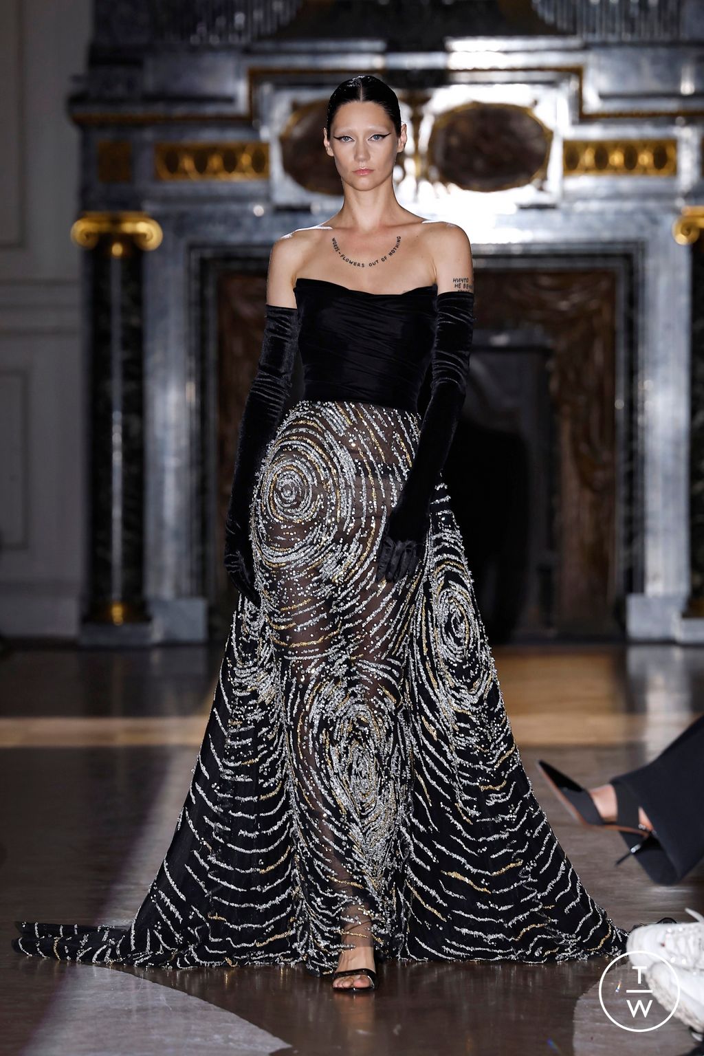 Fashion Week Paris Fall/Winter 2024 look 39 from the Zuhair Murad collection couture