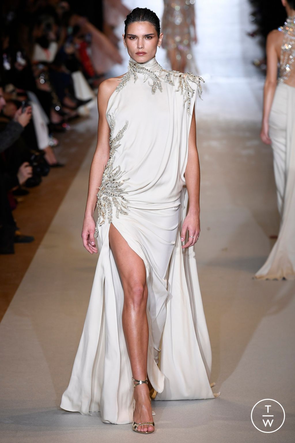 Fashion Week Paris Spring/Summer 2024 look 18 from the Zuhair Murad collection couture