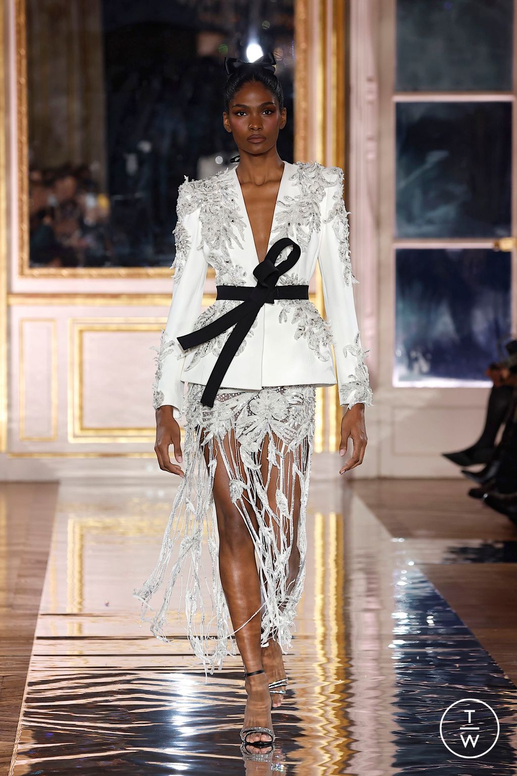 Fashion Week Paris Spring/Summer 2025 look 10 de la collection Zuhair Murad couture