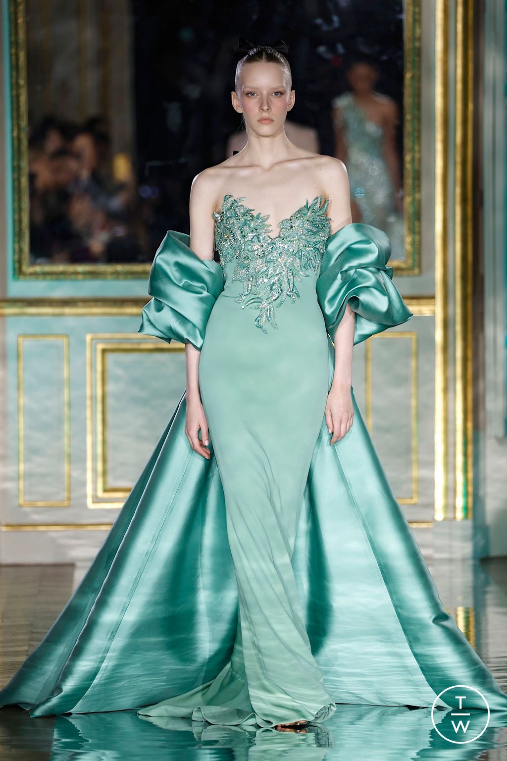 Fashion Week Paris Spring/Summer 2025 look 29 from the Zuhair Murad collection couture