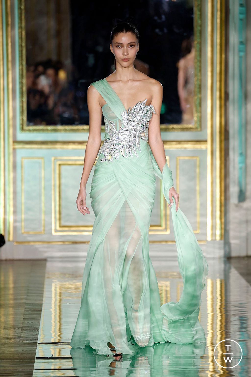 Fashion Week Paris Spring/Summer 2025 look 39 from the Zuhair Murad collection couture