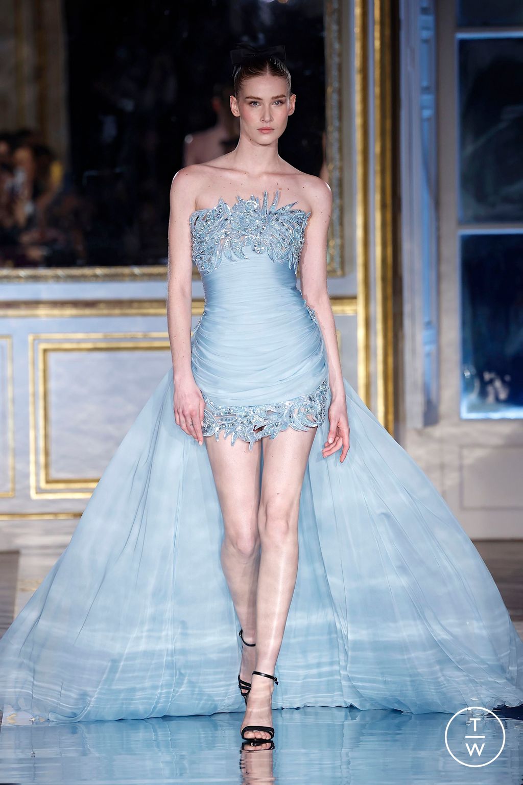 Fashion Week Paris Spring/Summer 2025 look 42 de la collection Zuhair Murad couture