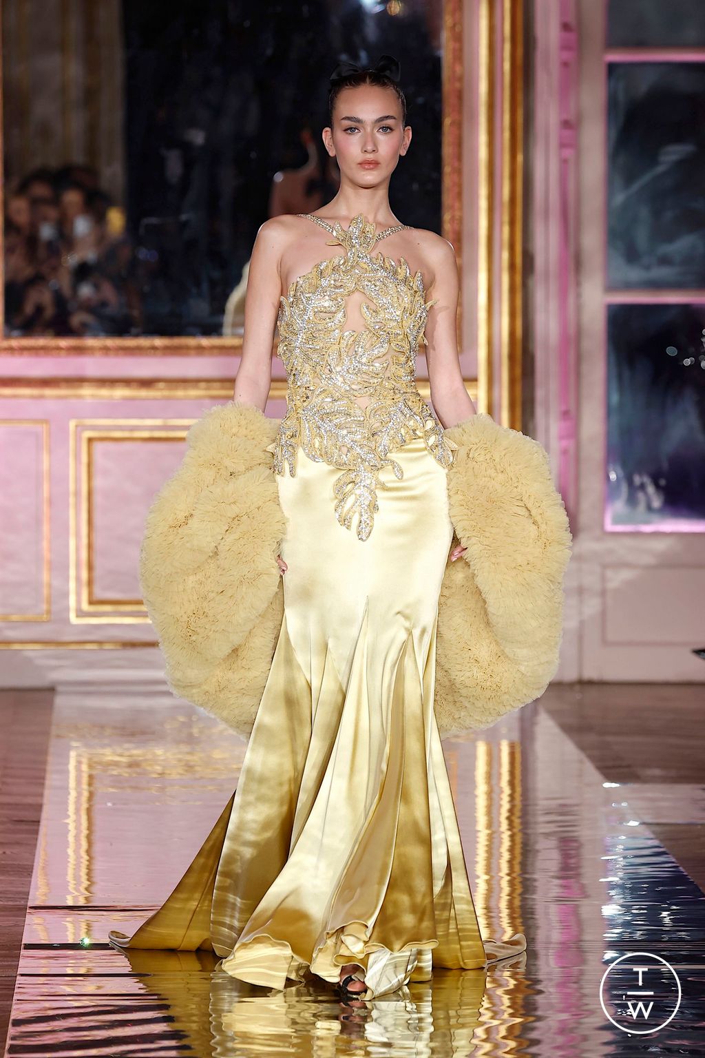 Fashion Week Paris Spring/Summer 2025 look 47 de la collection Zuhair Murad couture