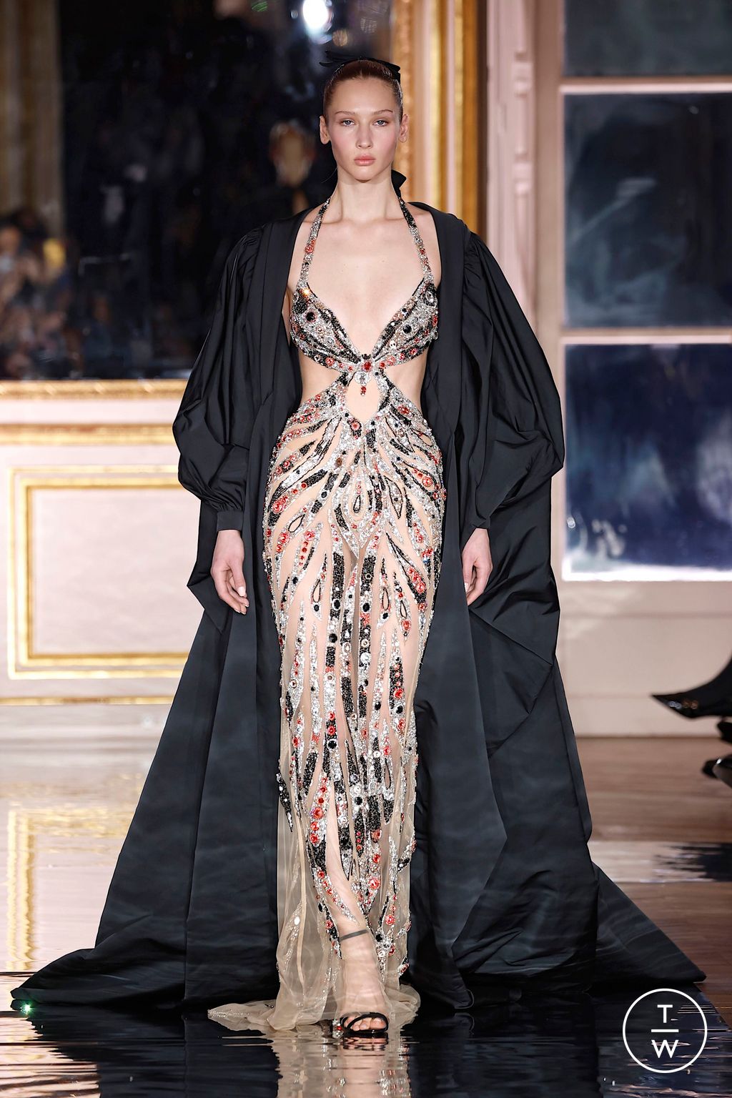 Fashion Week Paris Spring/Summer 2025 look 51 de la collection Zuhair Murad couture