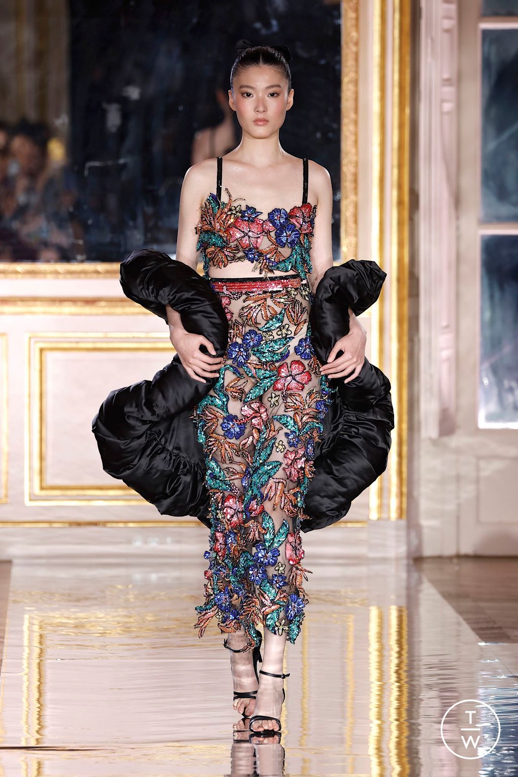 Fashion Week Paris Spring/Summer 2025 look 53 from the Zuhair Murad collection couture