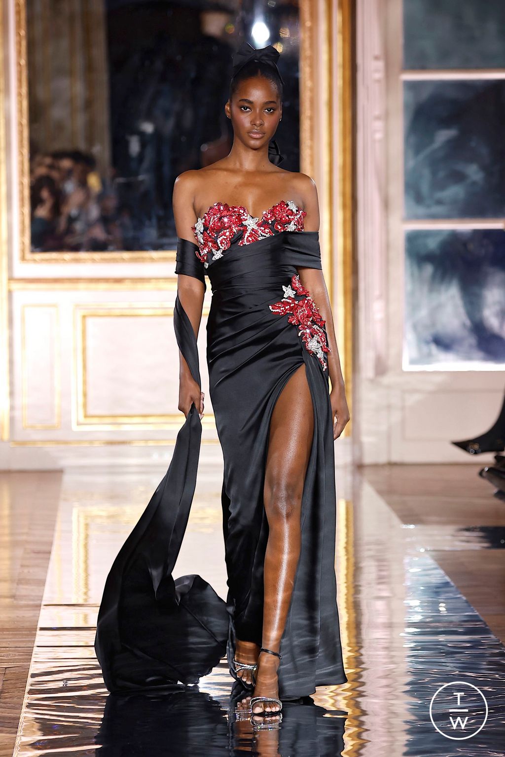 Fashion Week Paris Spring/Summer 2025 look 80 de la collection Zuhair Murad couture