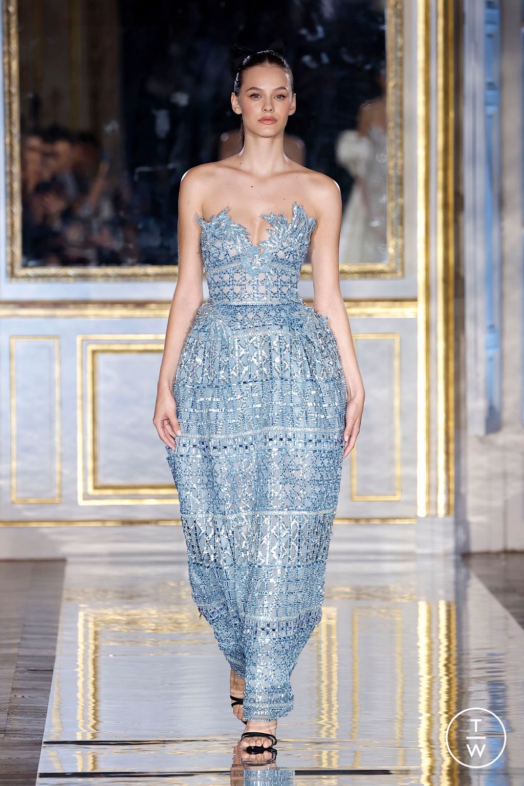 Fashion Week Paris Spring/Summer 2025 look 90 de la collection Zuhair Murad couture